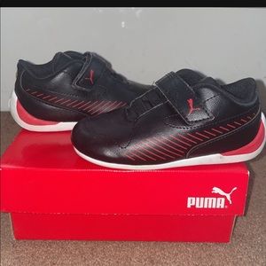 Kids Ferrari pumas size 8c worn twice